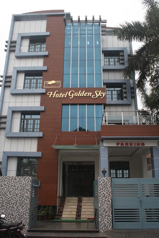 Hotel Golden Sky Lucknow Esterno foto